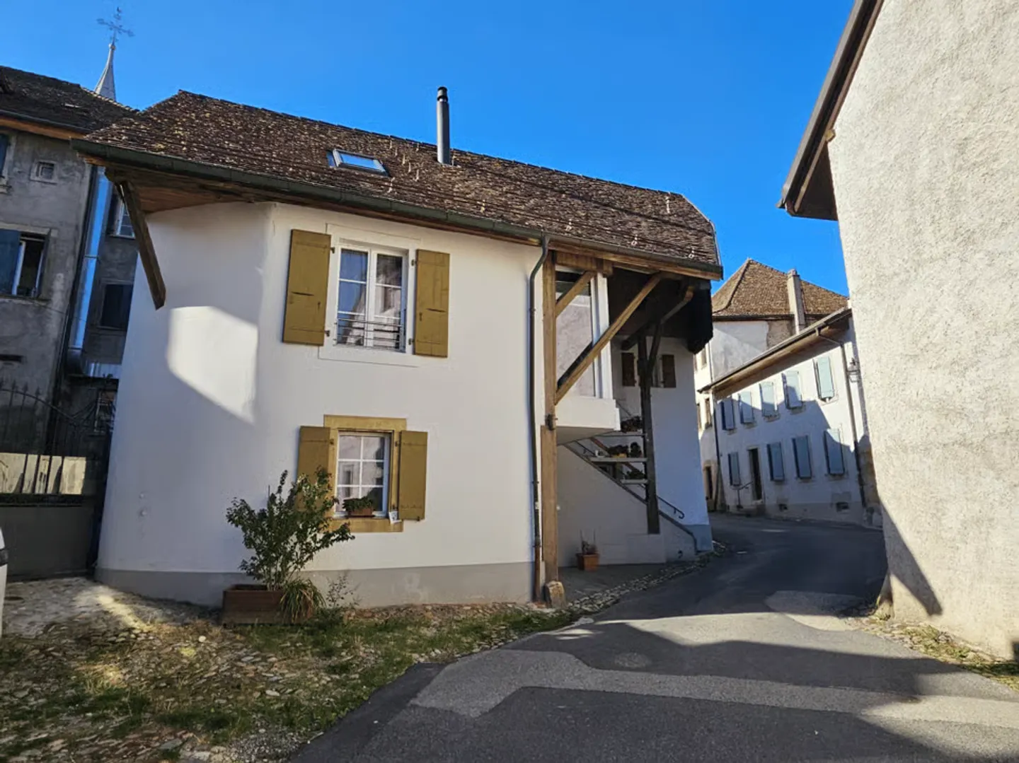 Characterful village house - Photo 2 of 9
