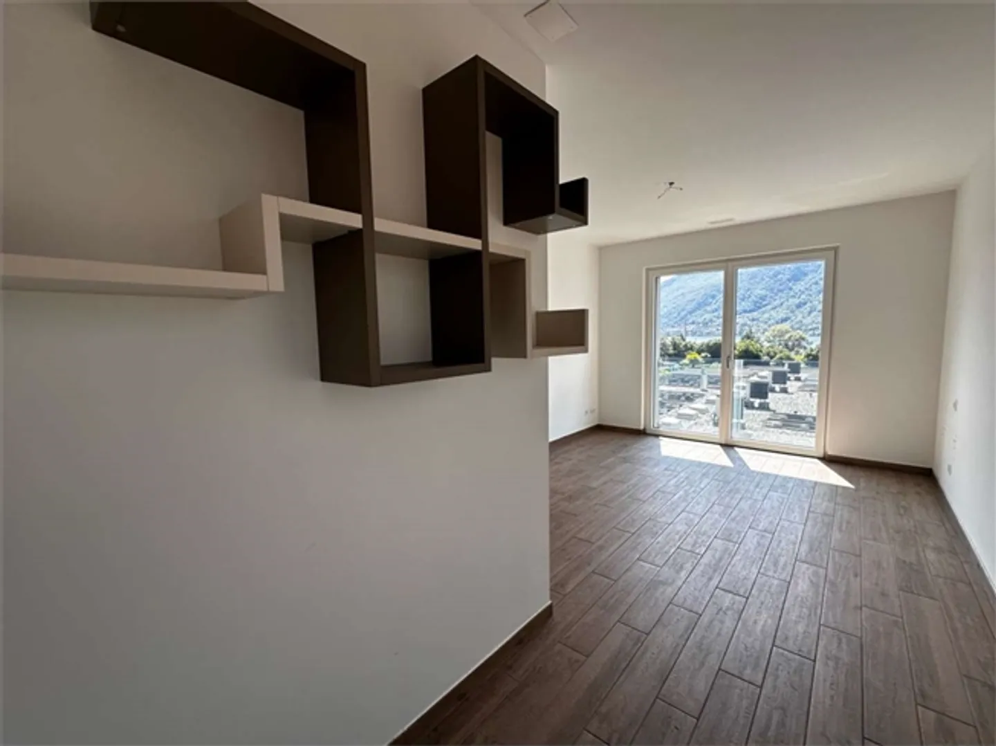 Large 4.5-room apartment with terrace and lake view - Photo 13 of 20