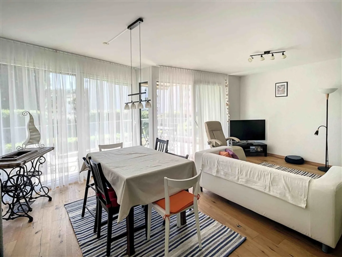 Appartement lumineux de 3,5 pièces avec balcon, dans un environnement calme - Photo 3 sur 4