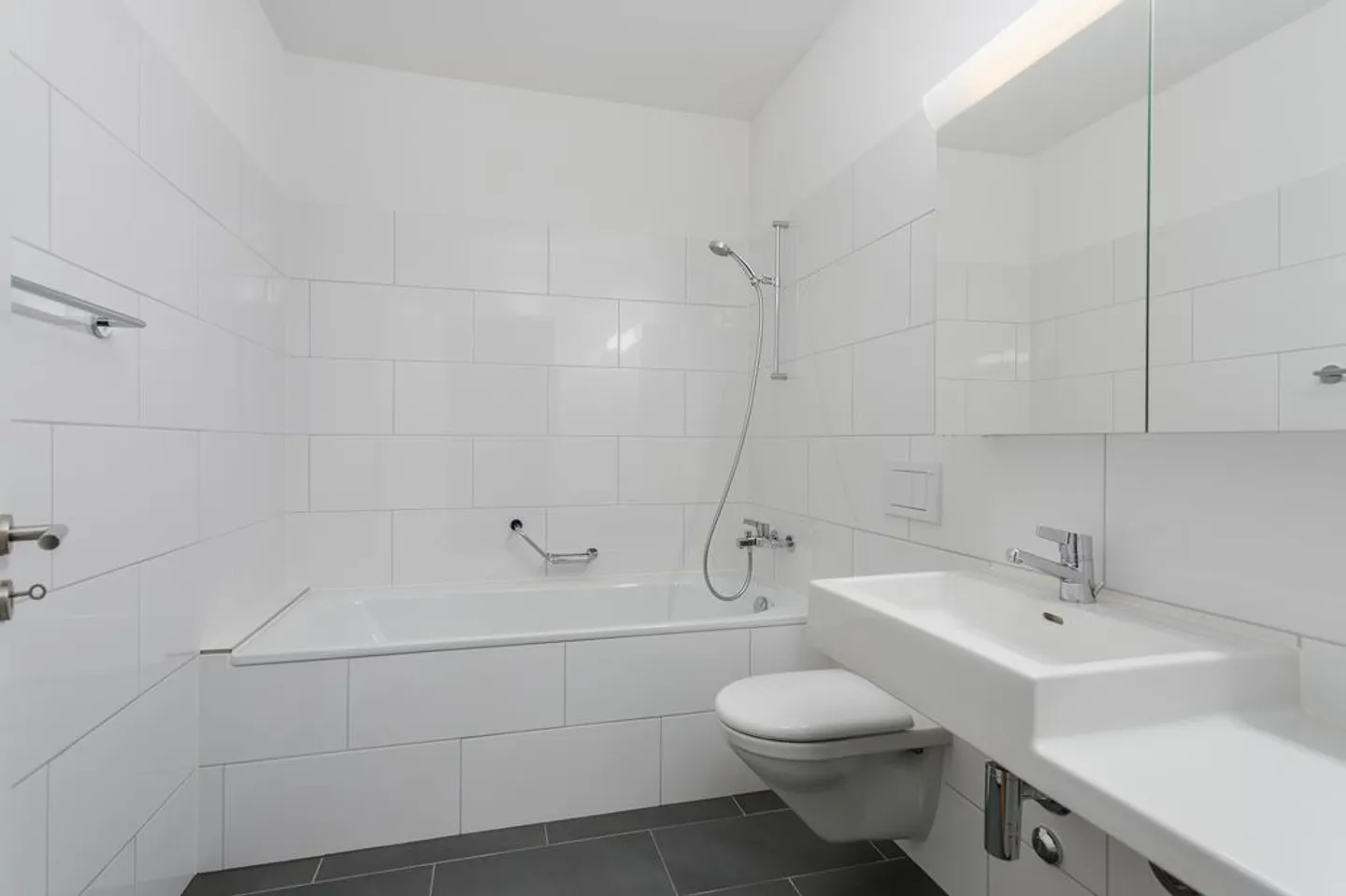 Modern 2.5-room penthouse apartment in the center of Zug - Photo 6 of 10