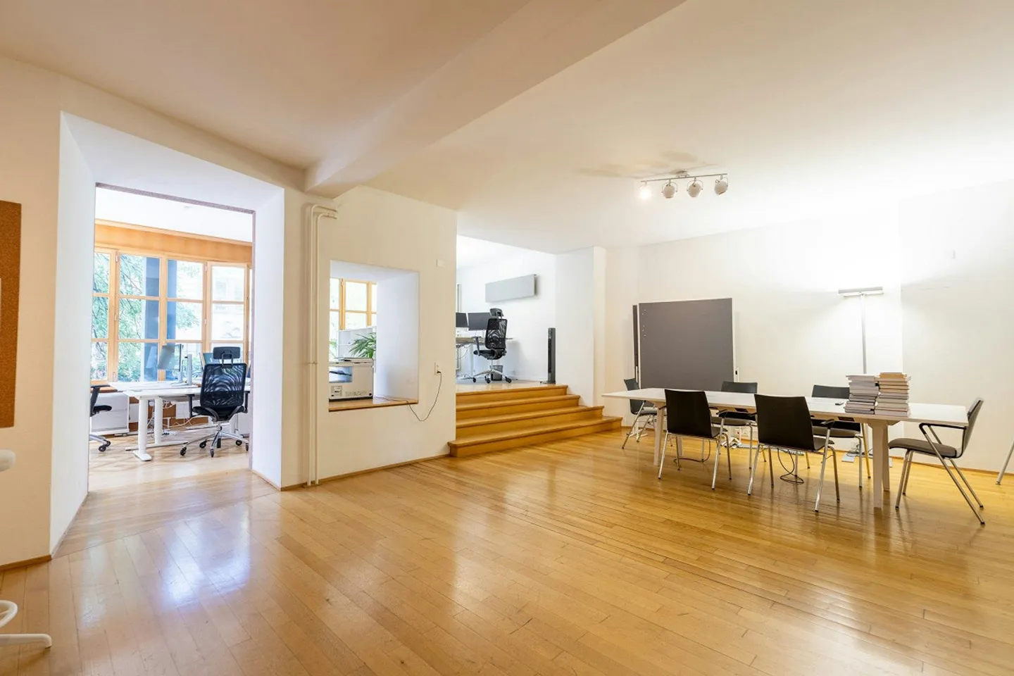 Historical Office Space of 195m2 in the Heart of Basel - Photo 5 of 11