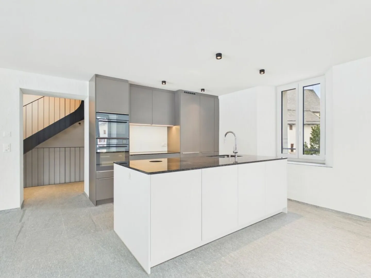 Exclusive two-house property with four garage spaces and historic vaulted cellar in Churwalden - Photo 2 of 33