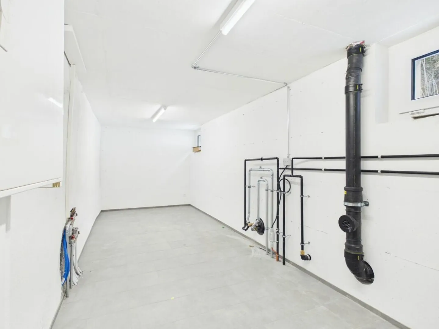 Exclusive two-house property with four garage spaces and historic vaulted cellar in Churwalden - Photo 13 of 33