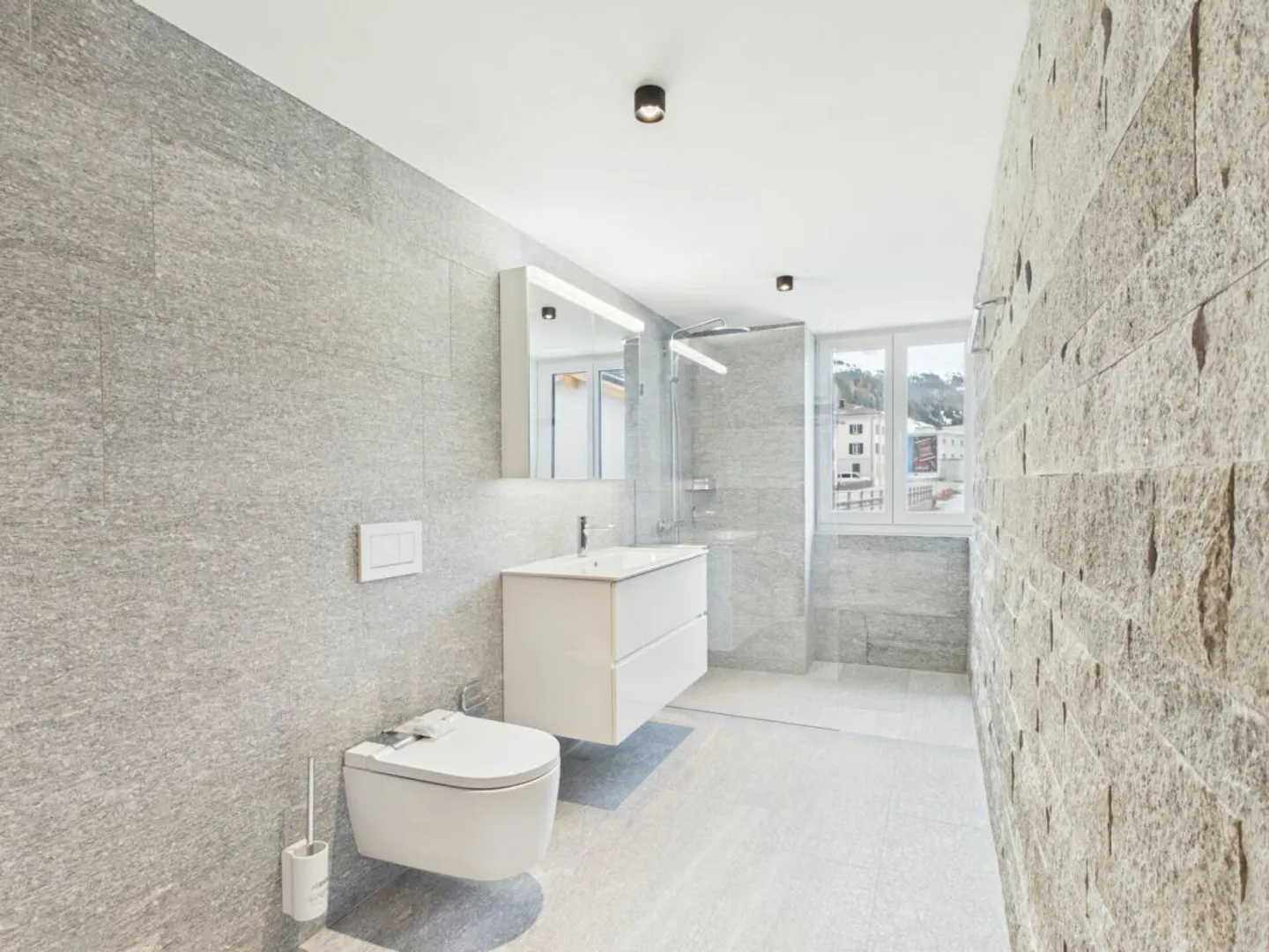 Exclusive two-house property with four garage spaces and historic vaulted cellar in Churwalden - Photo 15 of 33