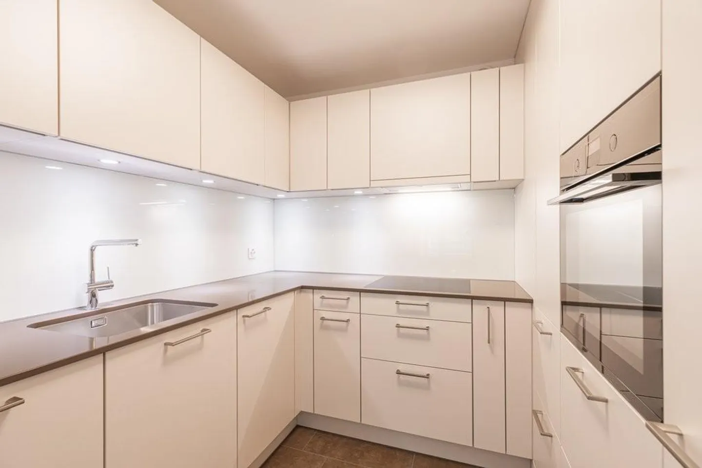 Modernes Apartment in Horgen - Foto 2 von 9