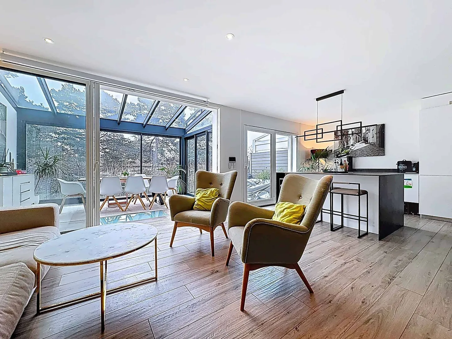 Exklusives Reihenhaus mit Garten - Foto 1 von 12