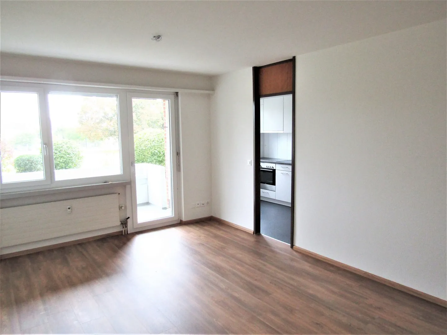 Appartements pour seniors à Muttenz, appartement de 1,5 pièce avec balcon et ascenseur - Photo 2 sur 4