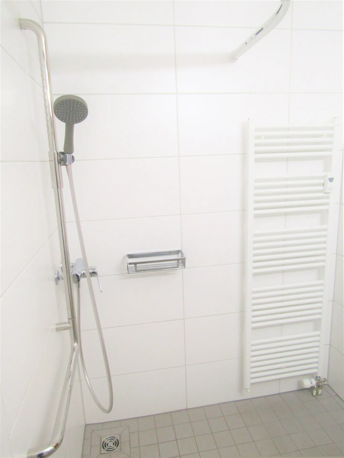 Appartements pour seniors à Muttenz, appartement de 1,5 pièce avec balcon et ascenseur - Photo 3 sur 4