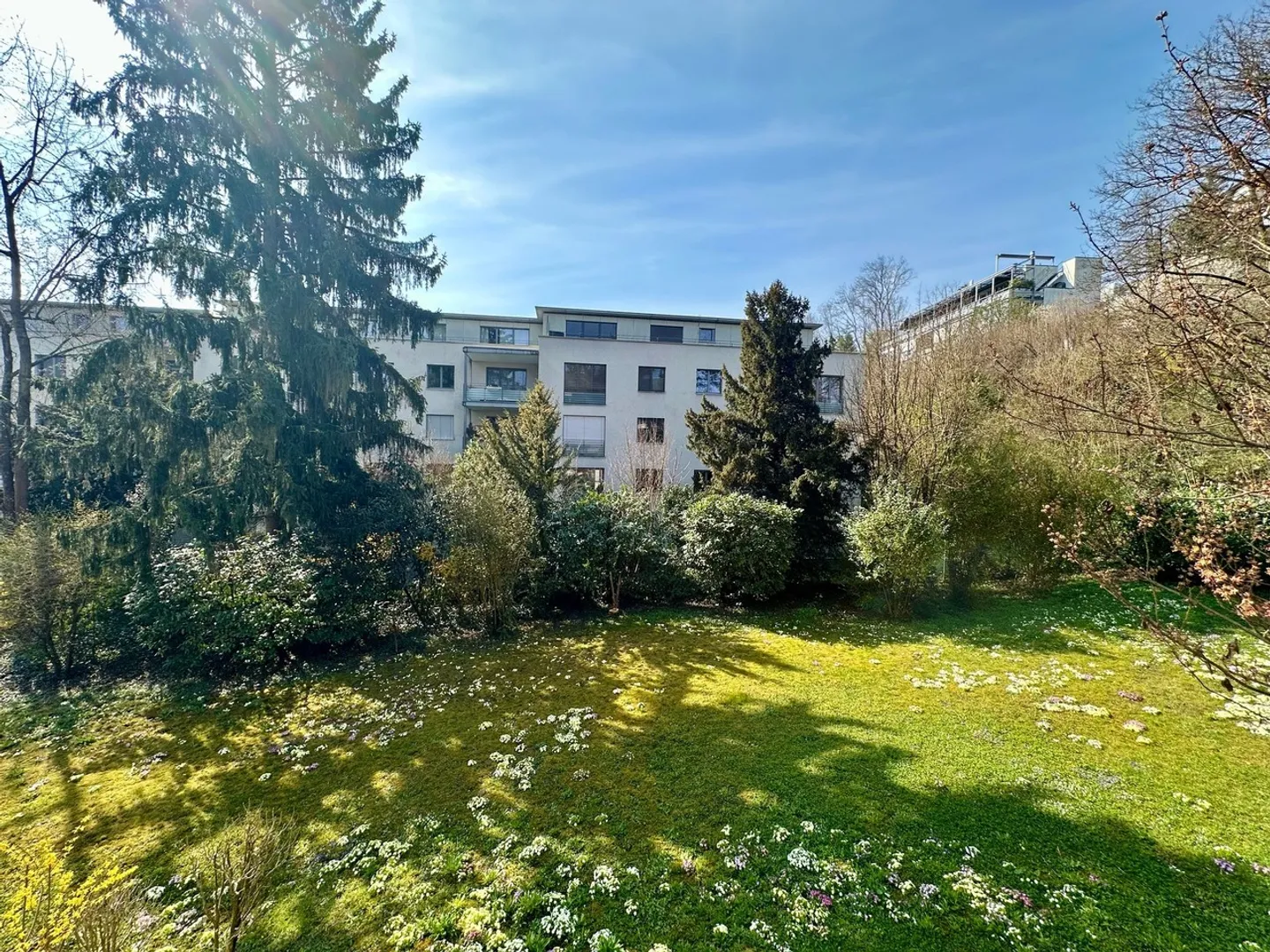 Well-maintained 4.5-room apartment with balcony and parking space - Photo 4 of 13