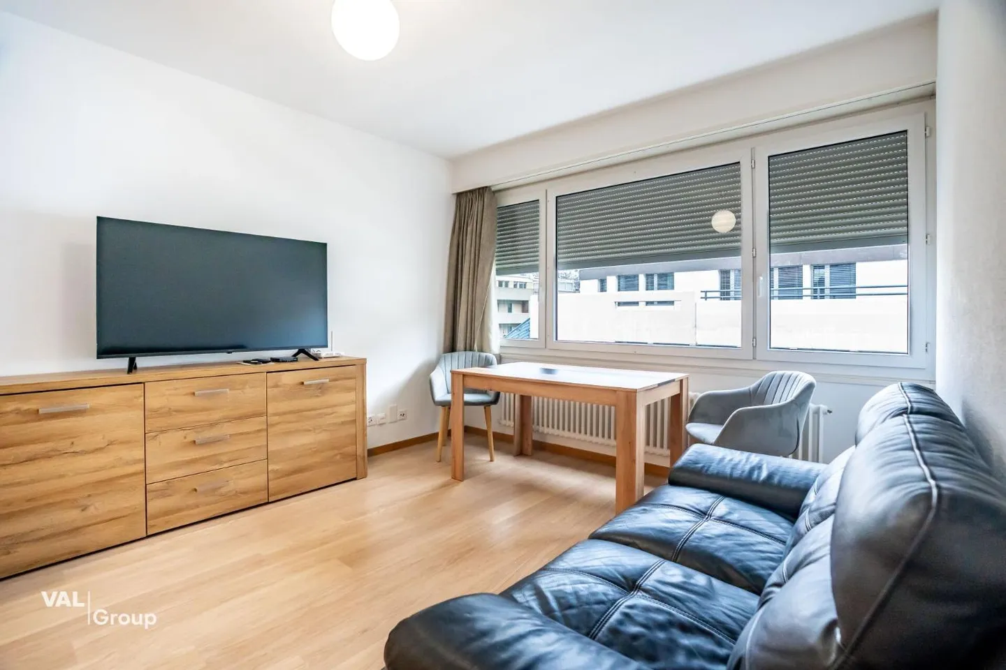 Appartement meublé de 2,5 pièces à louer dans un emplacement central à Visp - Photo 2 sur 9