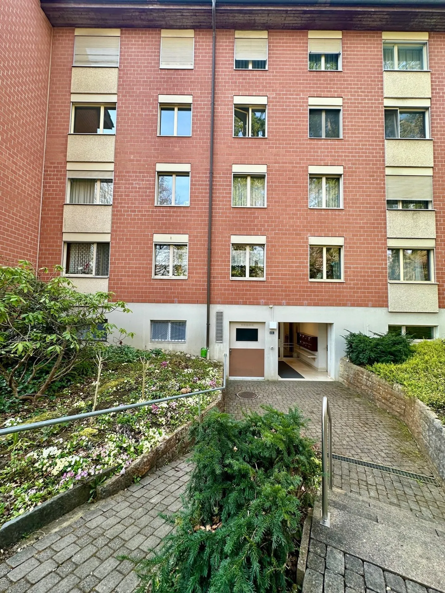Well-maintained 4.5-room apartment with balcony and parking space - Photo 12 of 13