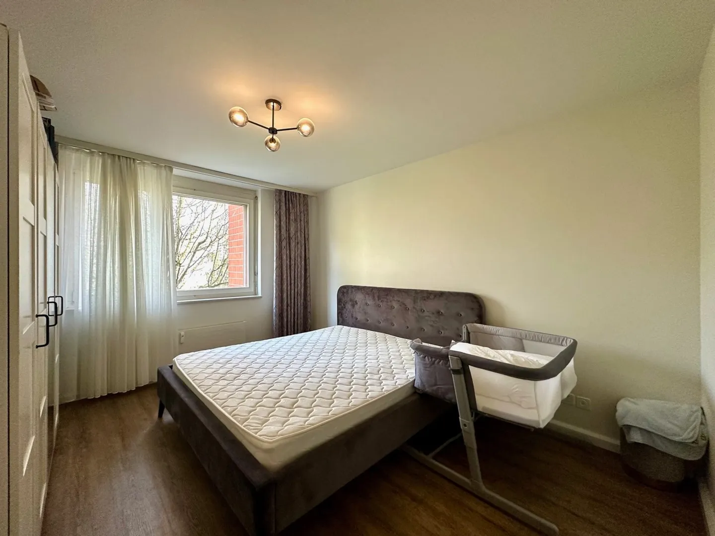 Well-maintained 4.5-room apartment with balcony and parking space - Photo 8 of 13