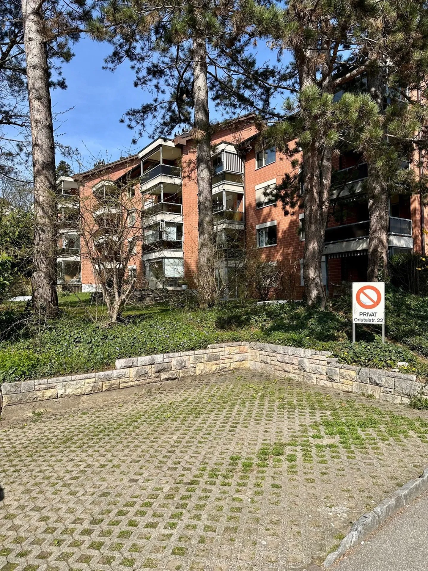 Well-maintained 4.5-room apartment with balcony and parking space - Photo 13 of 13