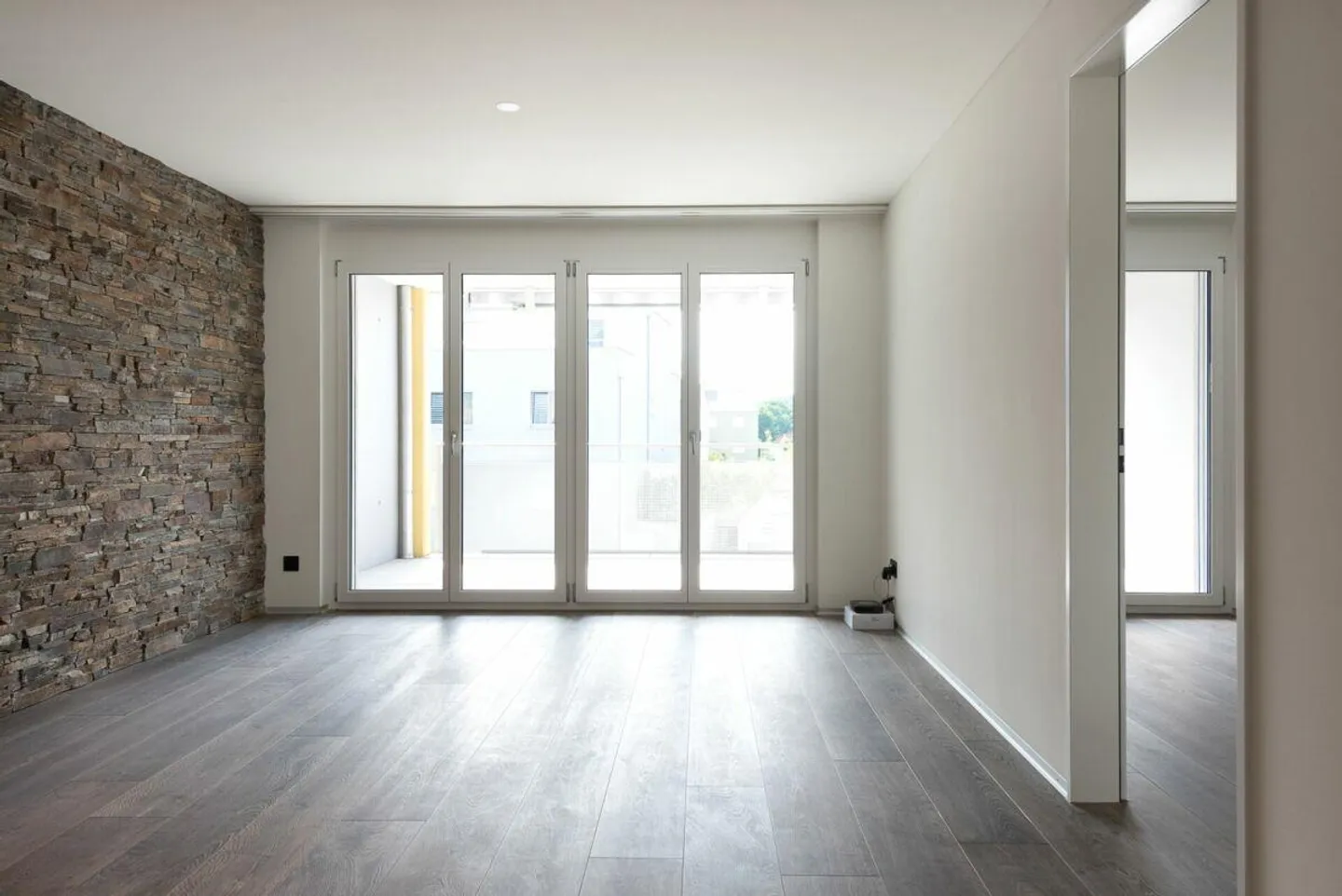 Moderne Erdgeschoss-Wohnung - Foto 3 von 9