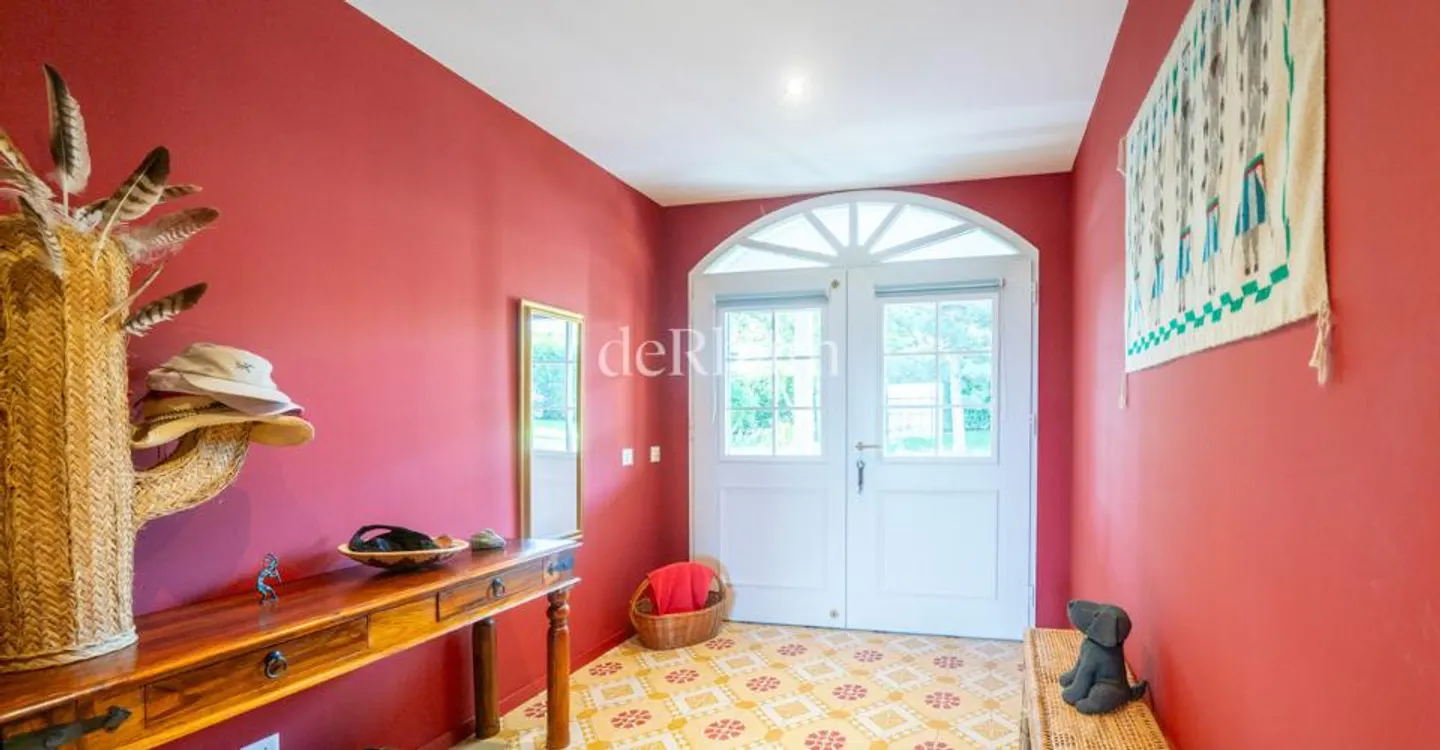 Superbe villa de style américain - Photo 2 sur 10