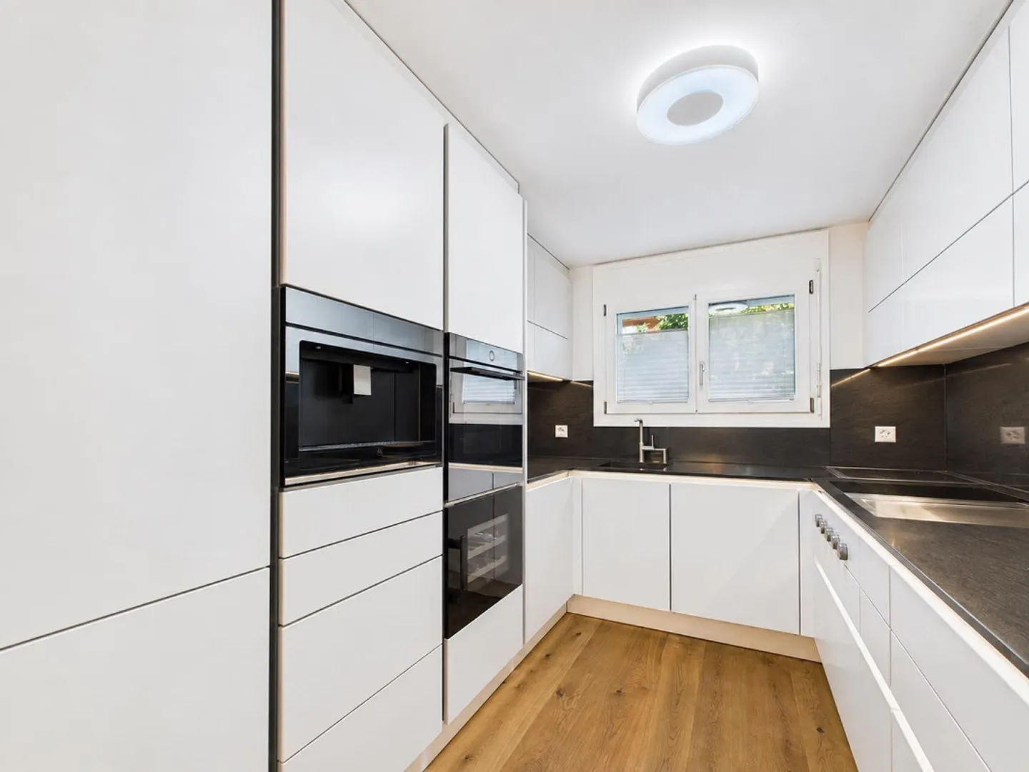 Geräumiges Reihenhaus mit Pool - Foto 6 von 17