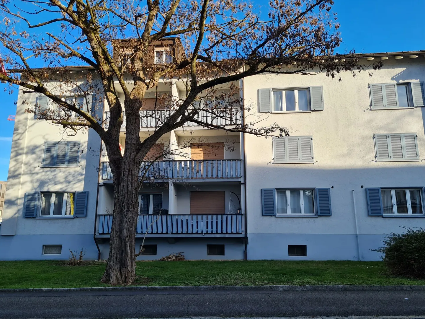 Appartement 3,5 pièces au rez-de-chaussée surélevé - Photo 1 sur 8