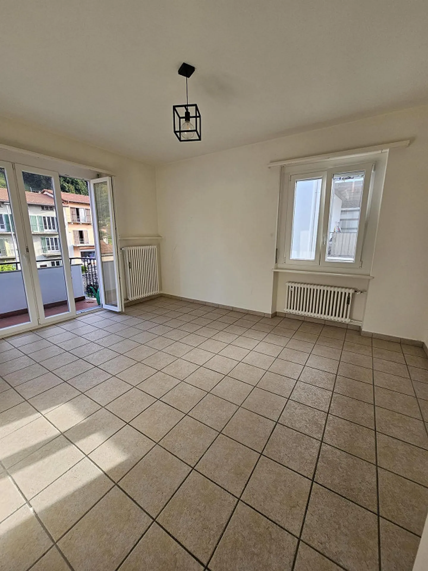Appartamento di 3,5 locali (2.piano) - Solduno - Foto 2 di 7