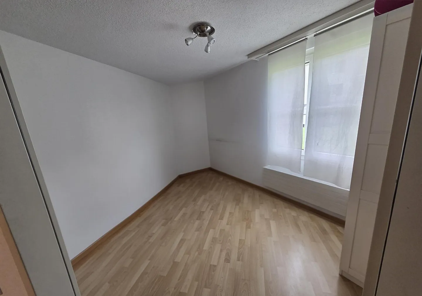 Appartement 4.5 avec espace de jardin - Photo 7 sur 8