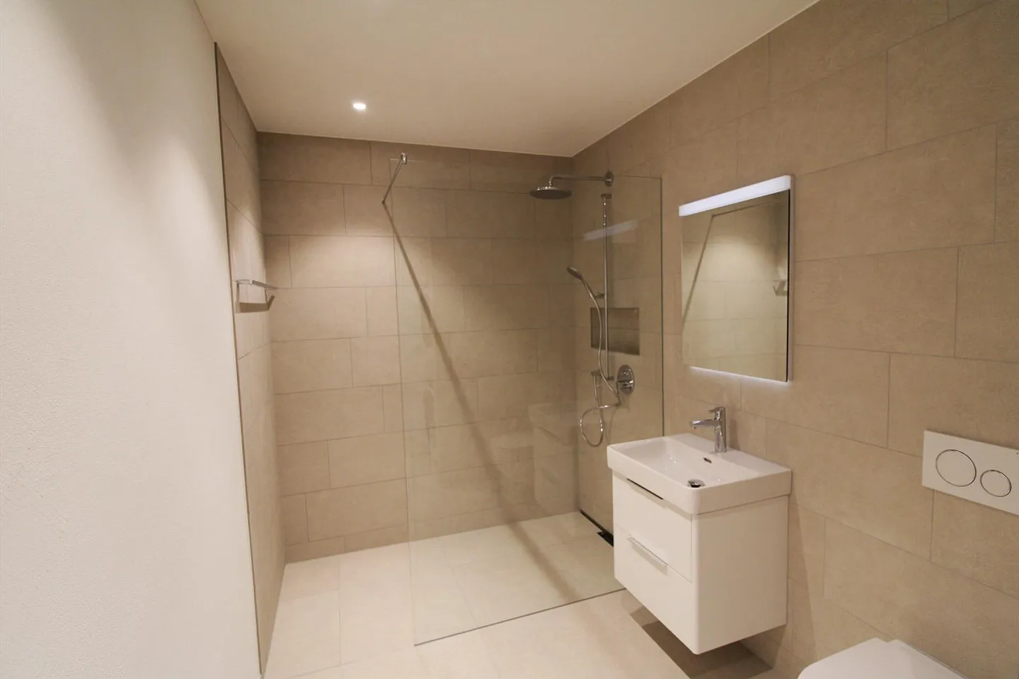 New building in the green – stylish 2.5 room apartment in Samstagern - Photo 6 of 8