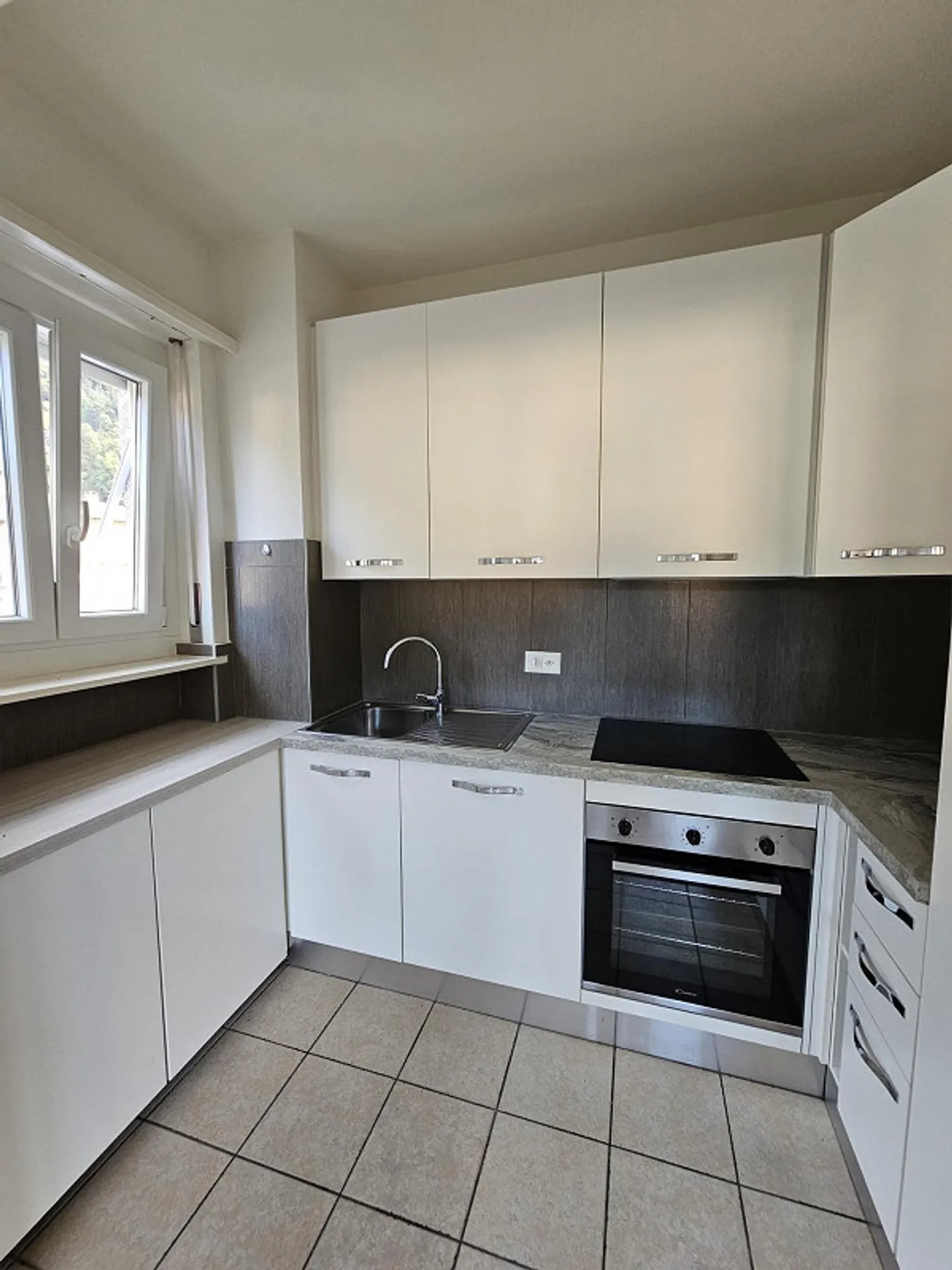 Appartamento di 3,5 locali (2.piano) - Solduno - Foto 7 di 7