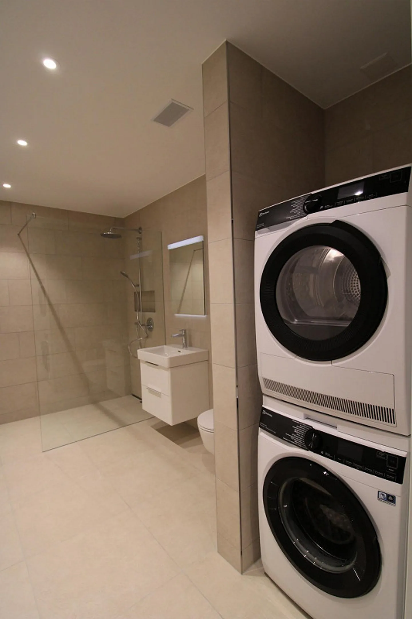 New building in the green – stylish 2.5 room apartment in Samstagern - Photo 7 of 8