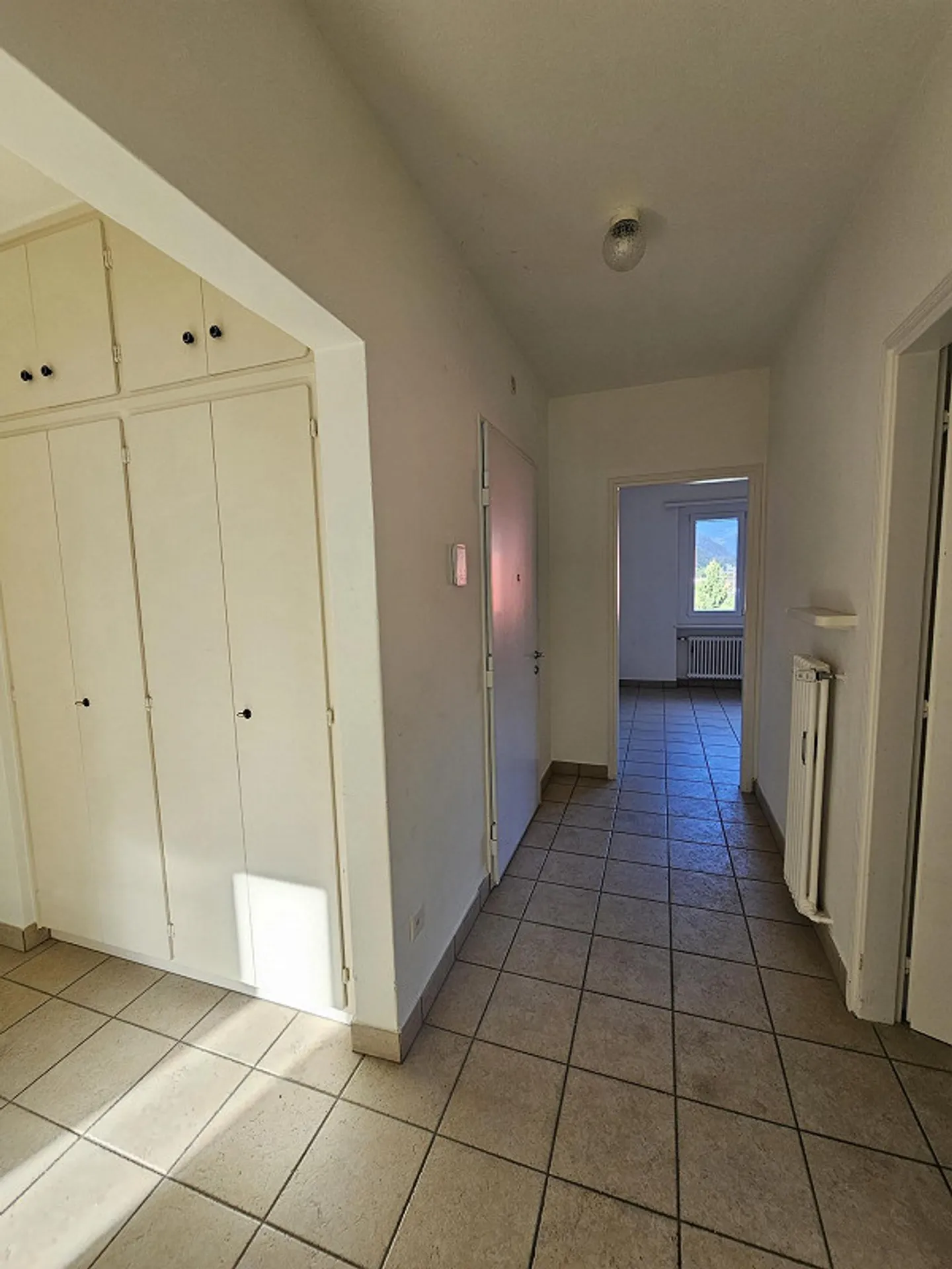 Appartamento di 3,5 locali (2.piano) - Solduno - Foto 3 di 7