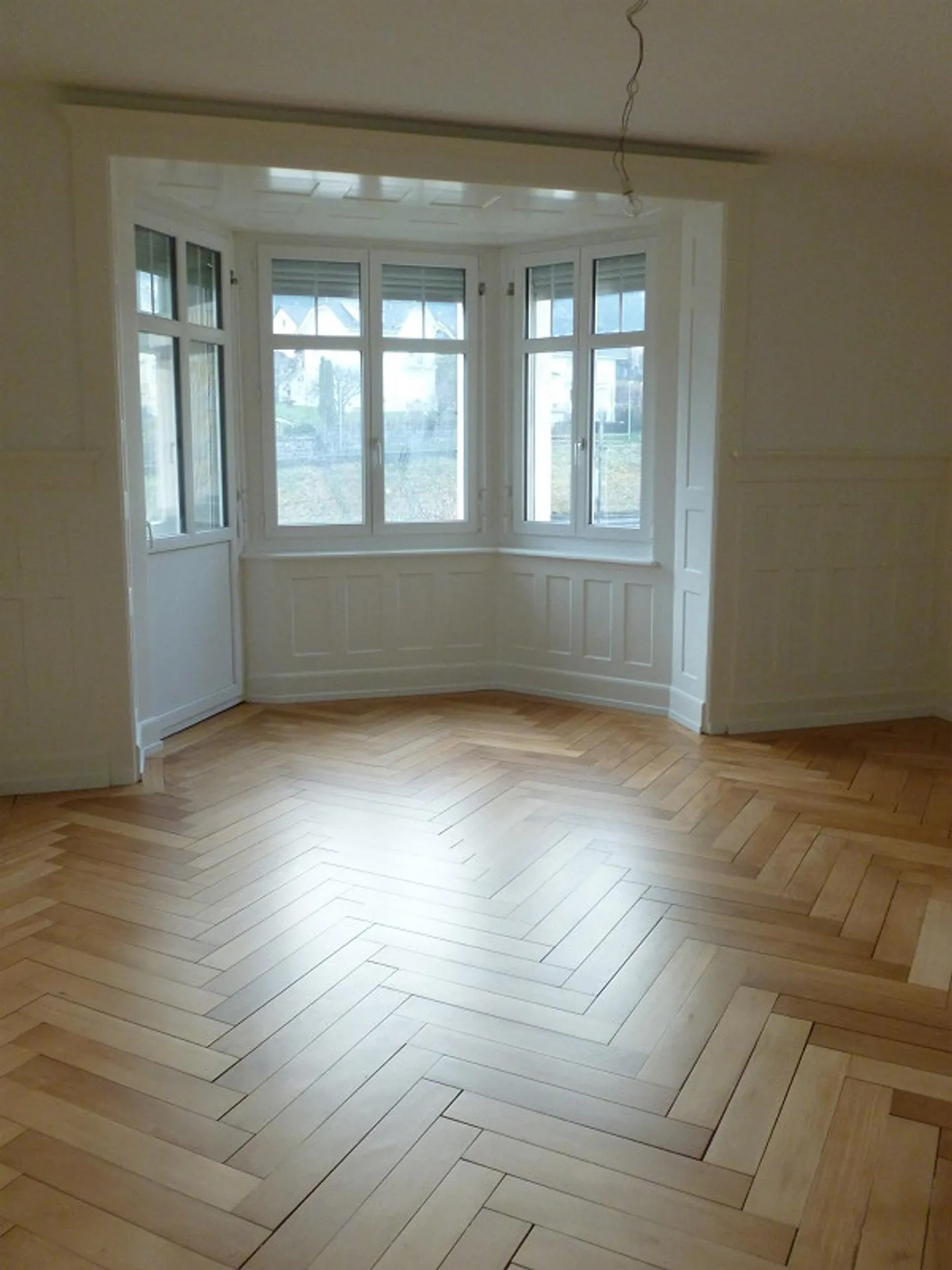 4 Room Apartment - Photo 1 of 8