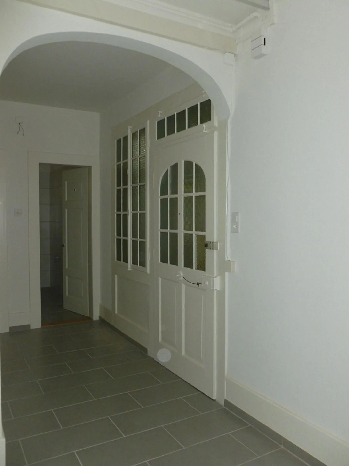 4 Room Apartment - Photo 5 of 8