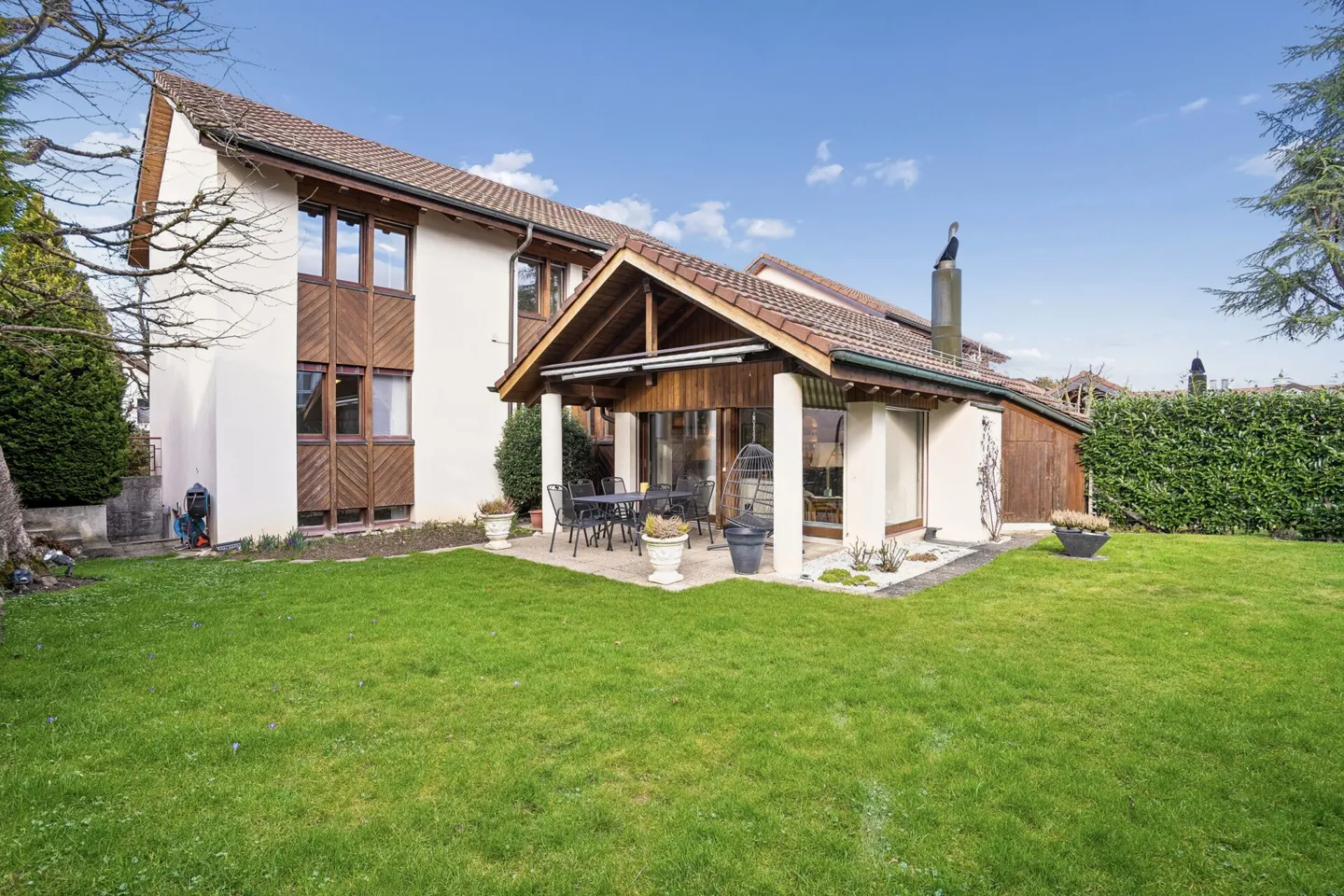 Geräumiges Einfamilienhaus in Rüschlikon - Foto 1 von 50