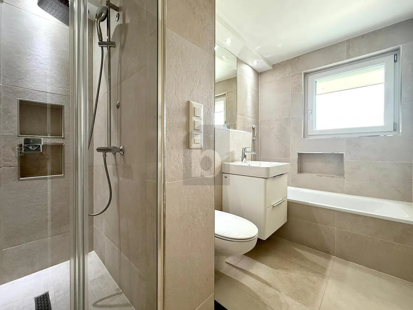 Charmante Wohnung mit Alpenblick - Foto 3 von 6