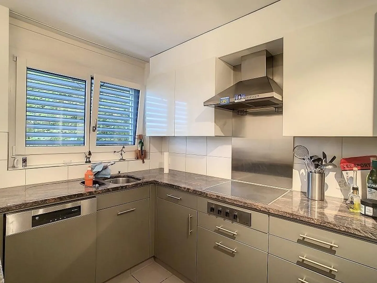 Appartement spacieux de 4,5 pièces avec terrasse et vue sur le lac à Zollikon - Photo 4 sur 7