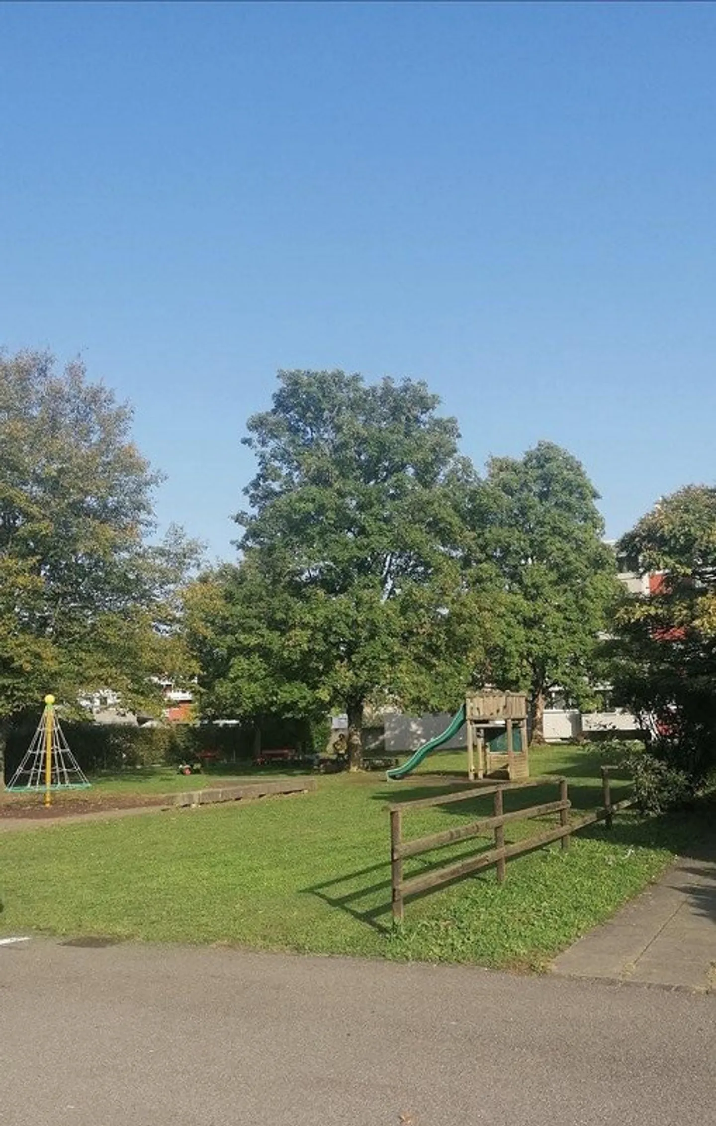 Appartement spacieux de 3,5 pièces avec vue sur Neuaesch - Photo 3 sur 11