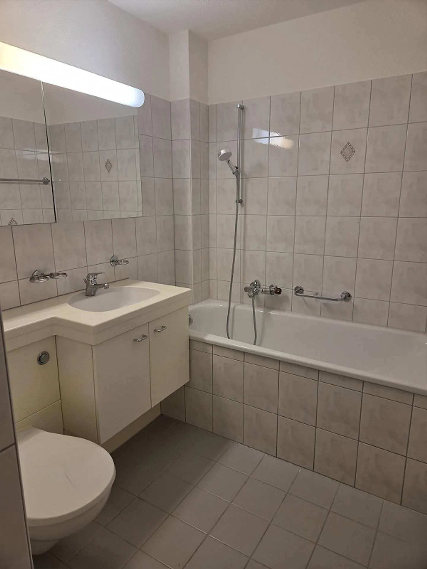 Appartement décontracté près de la piscine - Photo 4 sur 9