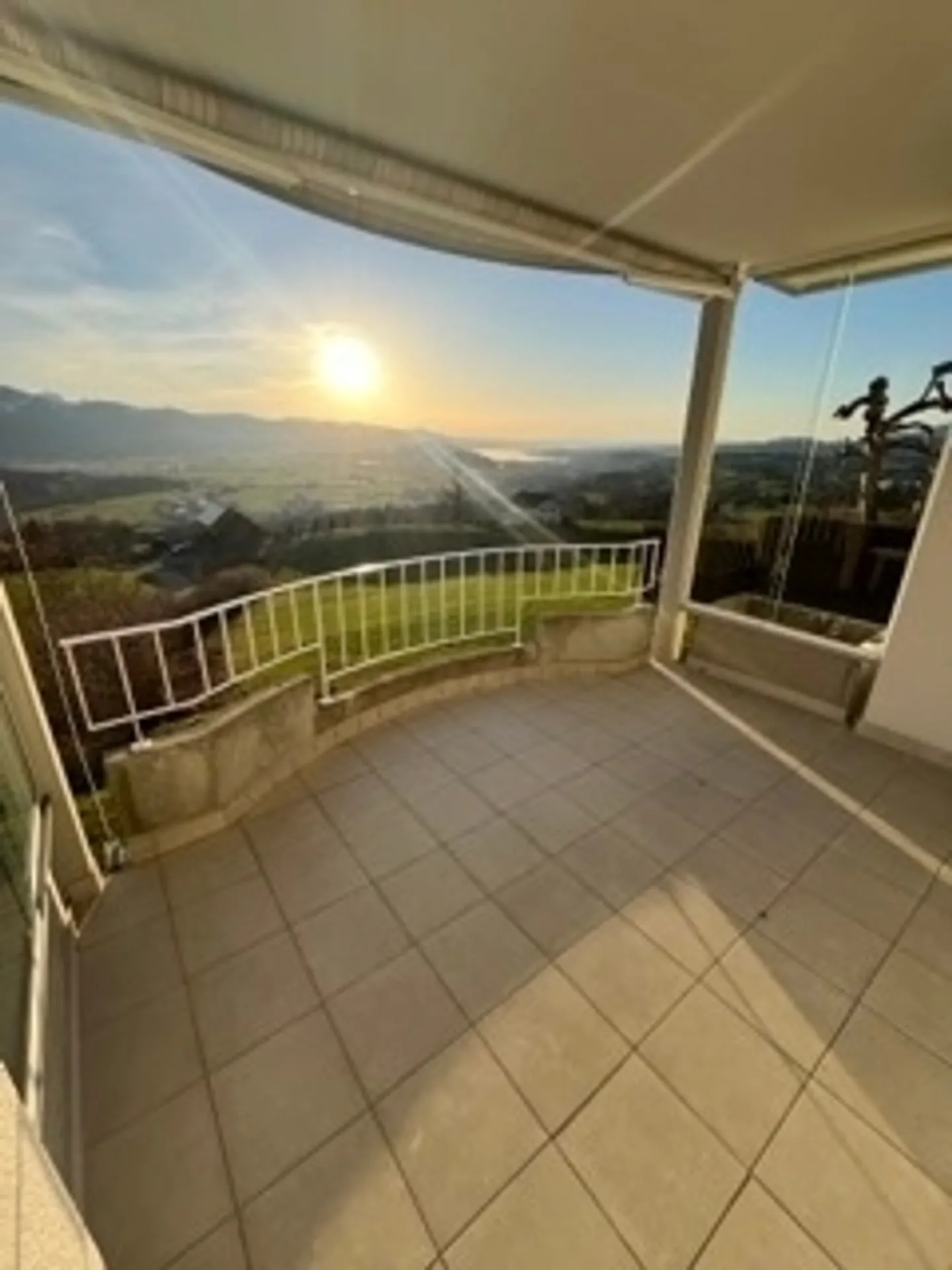 Appartamento 5.5 stanze ristrutturato con balcone, Gommiswald - Foto 1 di 12