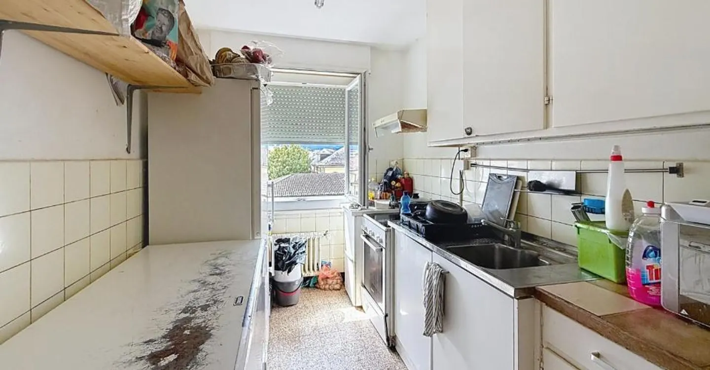 Renovated 4-Room Apartment - Photo 1 of 6