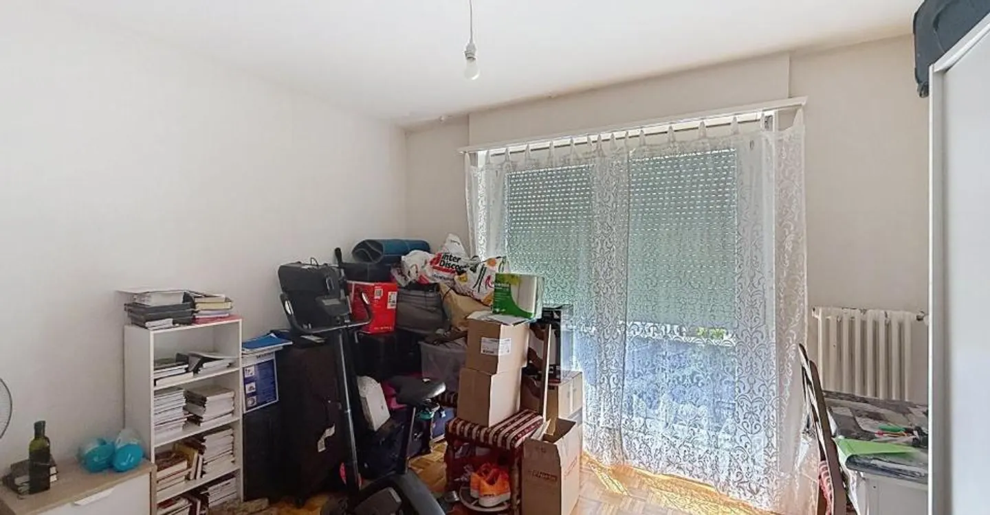 Renovated 4-Room Apartment - Photo 3 of 6