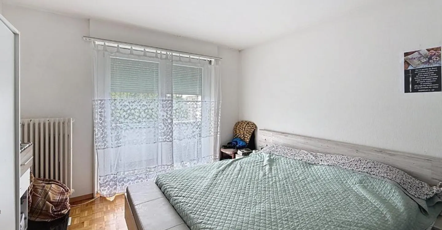 Renovated 4-Room Apartment - Photo 5 of 6