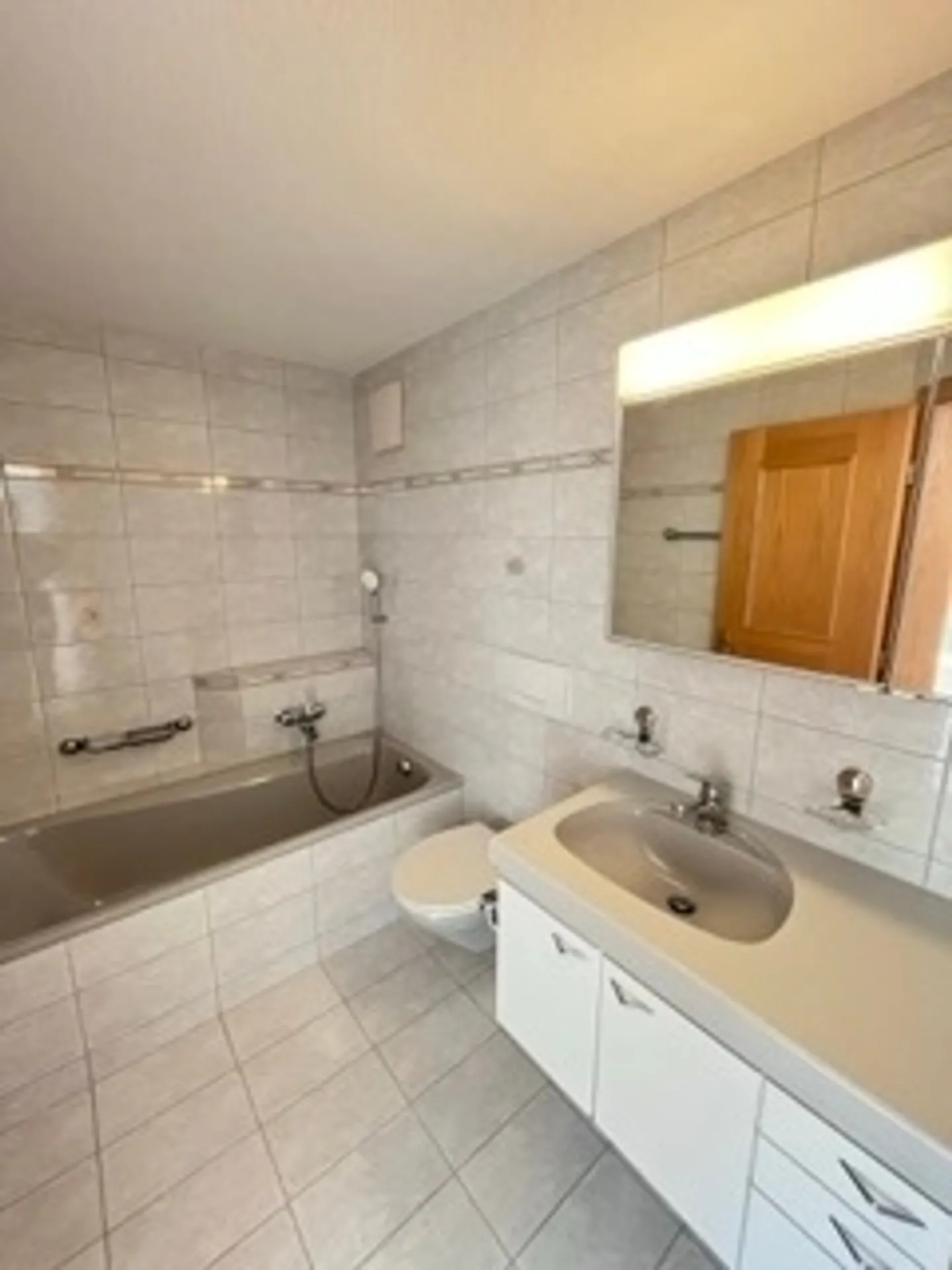 Appartamento 5.5 stanze ristrutturato con balcone, Gommiswald - Foto 7 di 12