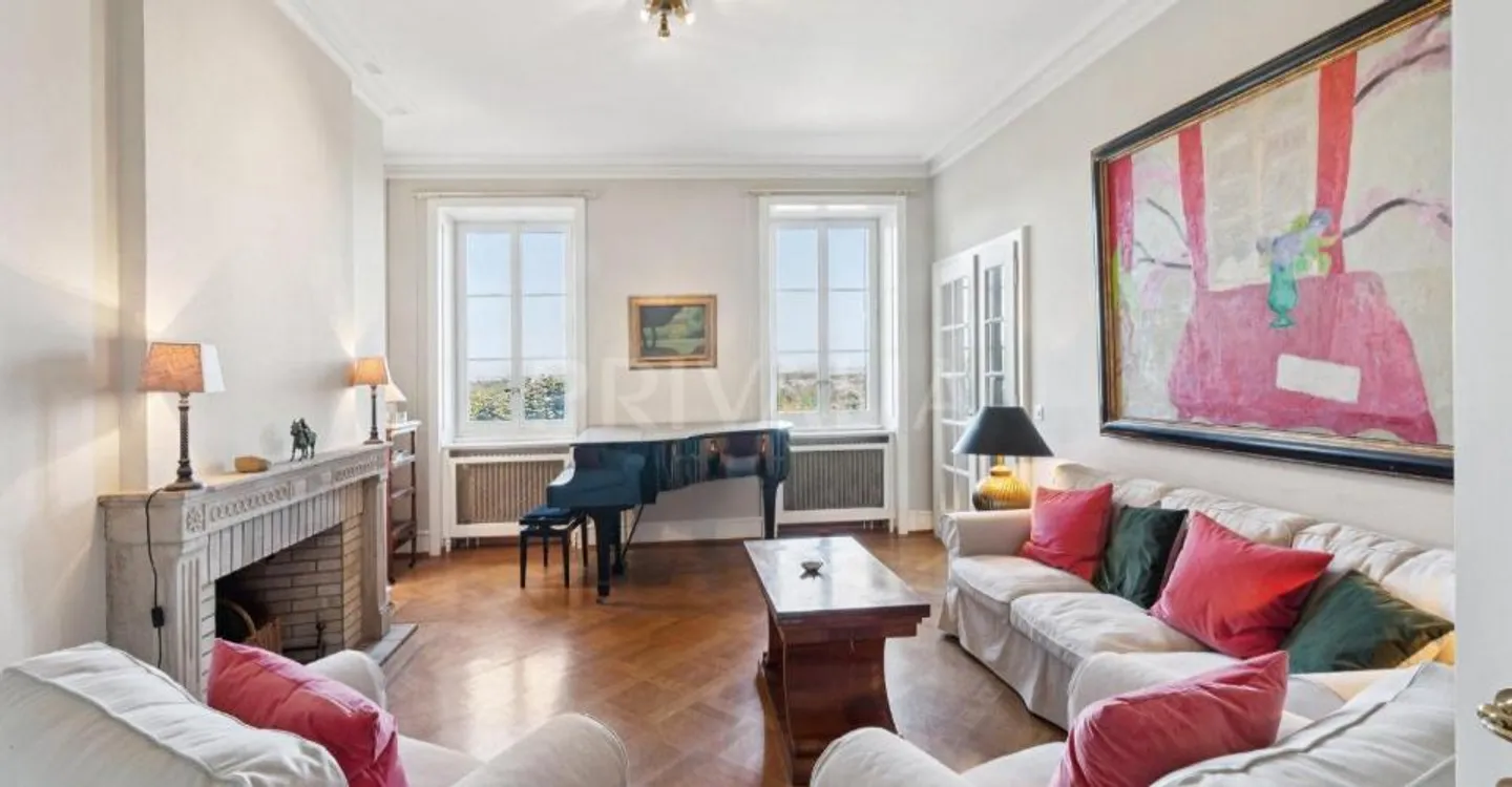 Luxuswohnung im historischen Château - Foto 1 von 8