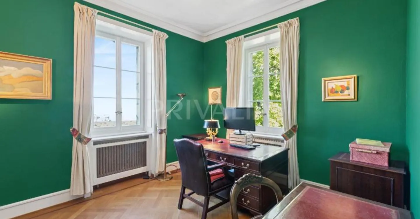 Luxuswohnung im historischen Château - Foto 2 von 8