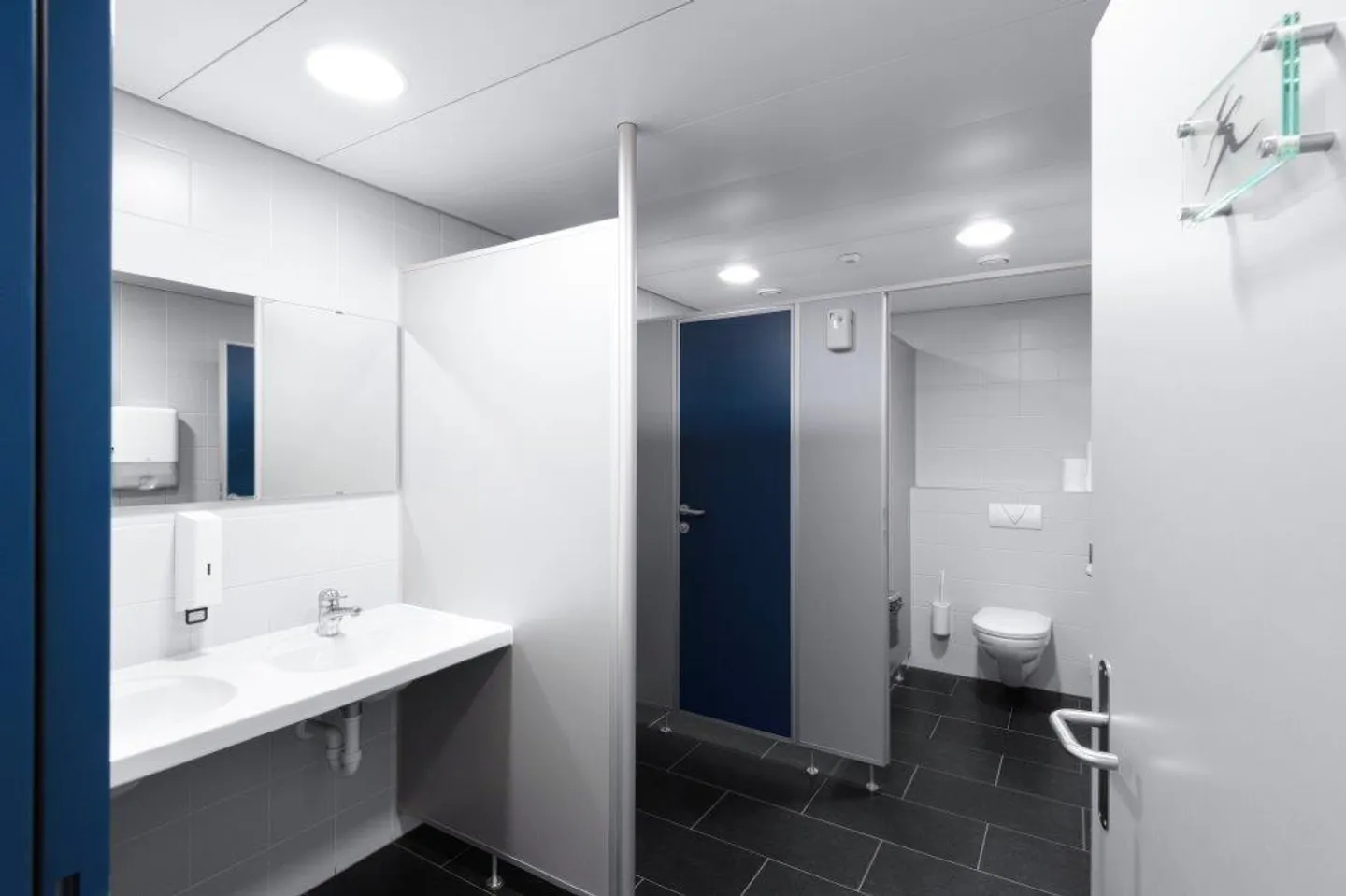 Collegamento perfetto ai mezzi pubblici e alla rete stradale: 367 m2 di spazio ufficio - Foto 10 di 10