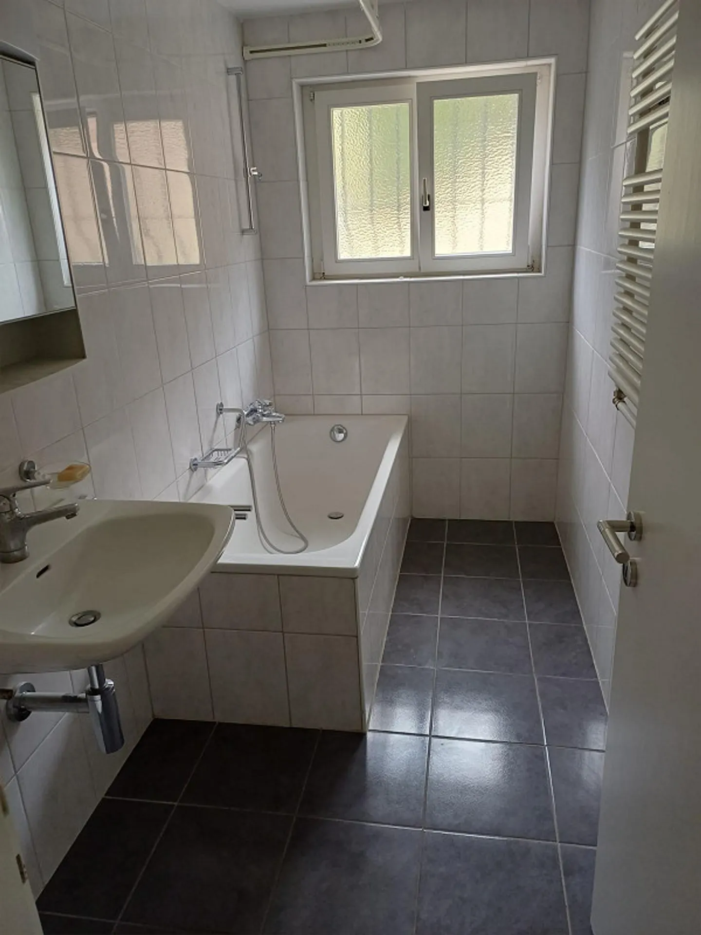 4 1/2 - Zimmer-Wohnung im 1. OG - Photo 5 sur 6