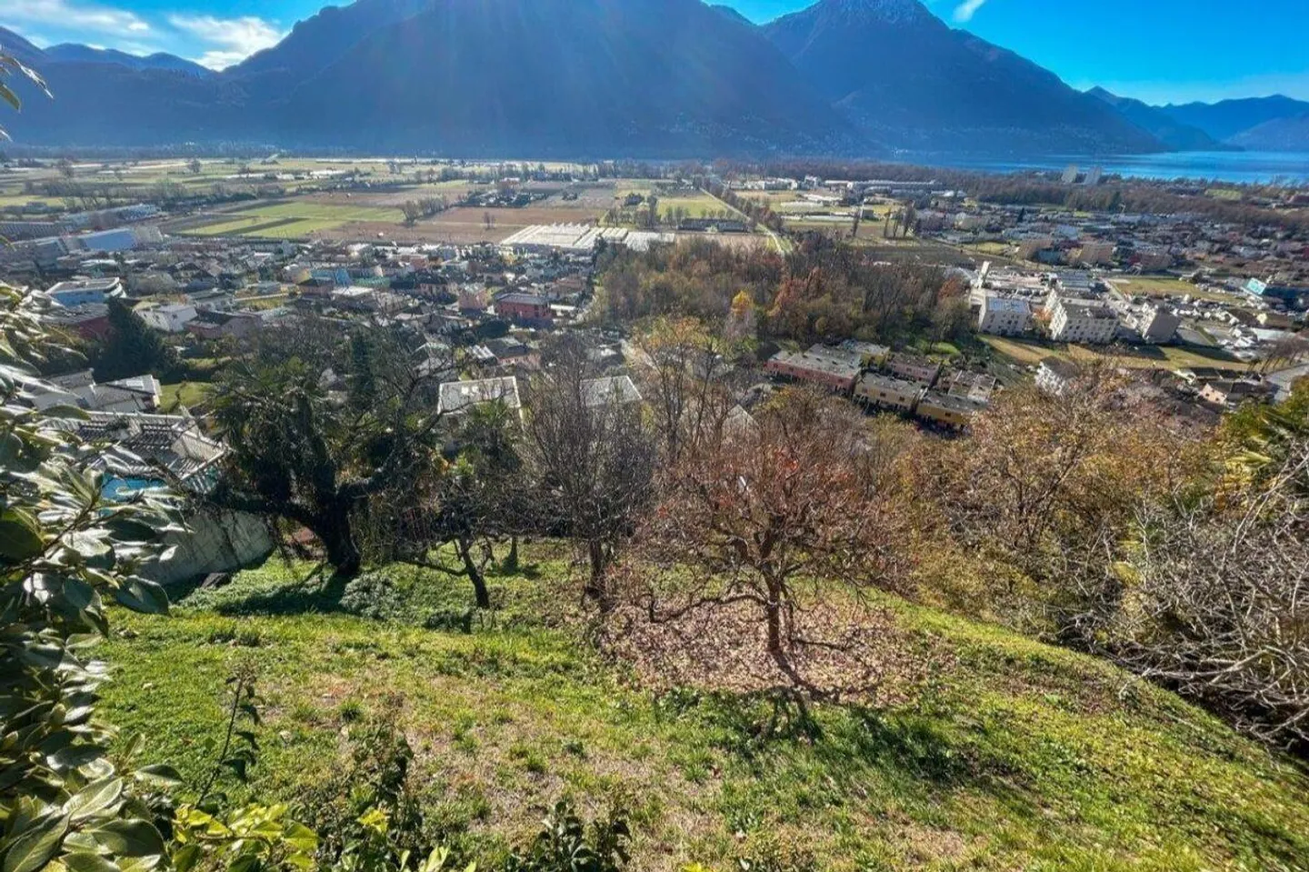 Multi-family house with beautiful lake view and large land - Photo 14 of 14