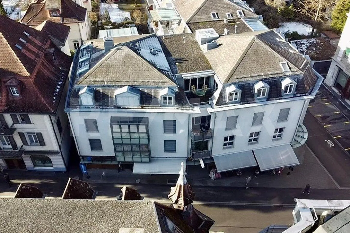 Spacious and Charming - City Apartment with Privacy - Photo 2 of 13