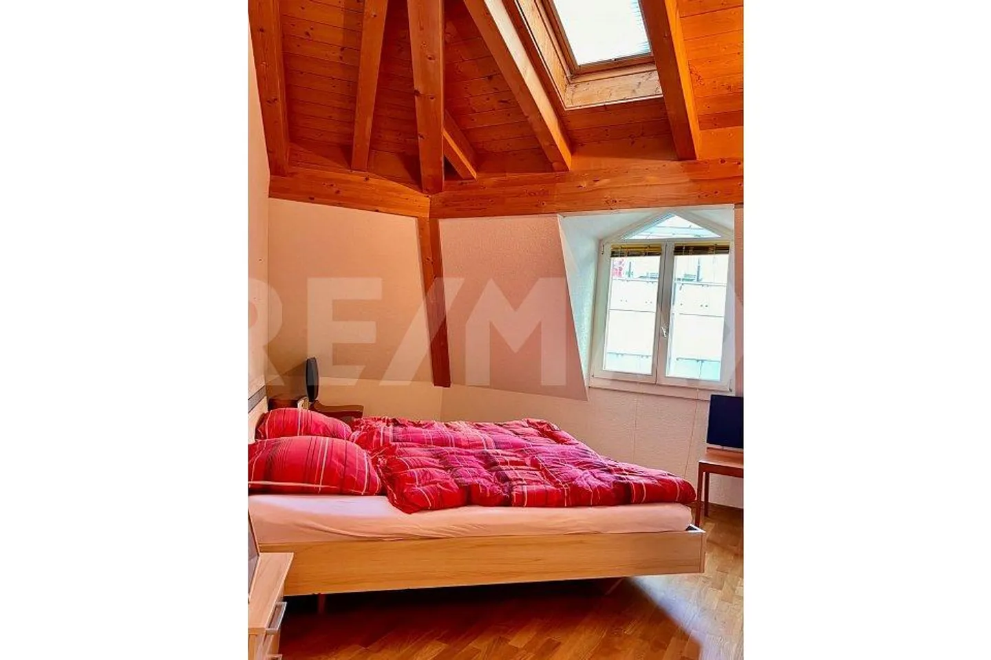 Spacious and Charming - City Apartment with Privacy - Photo 9 of 13