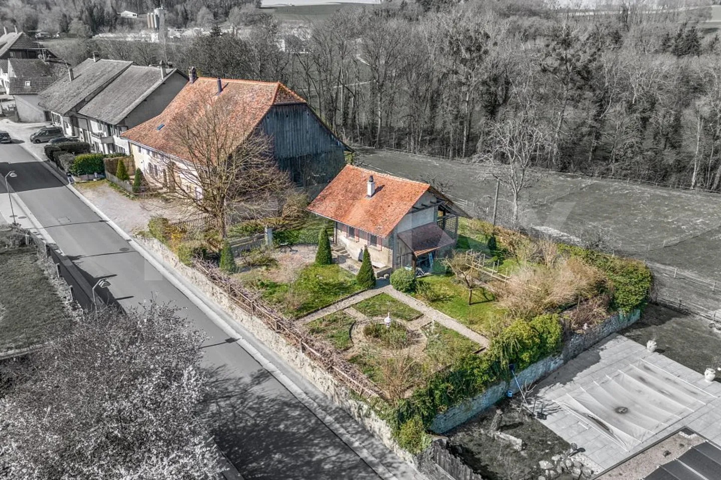 Charaktervolles Bauernhaus in Vesin - Foto 2 von 8