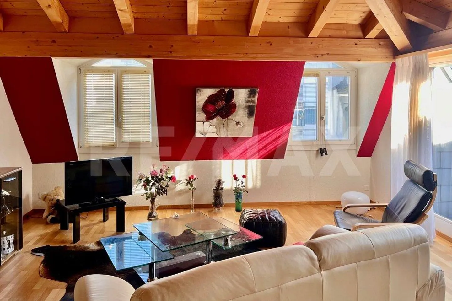 Spacious and Charming - City Apartment with Privacy - Photo 4 of 13