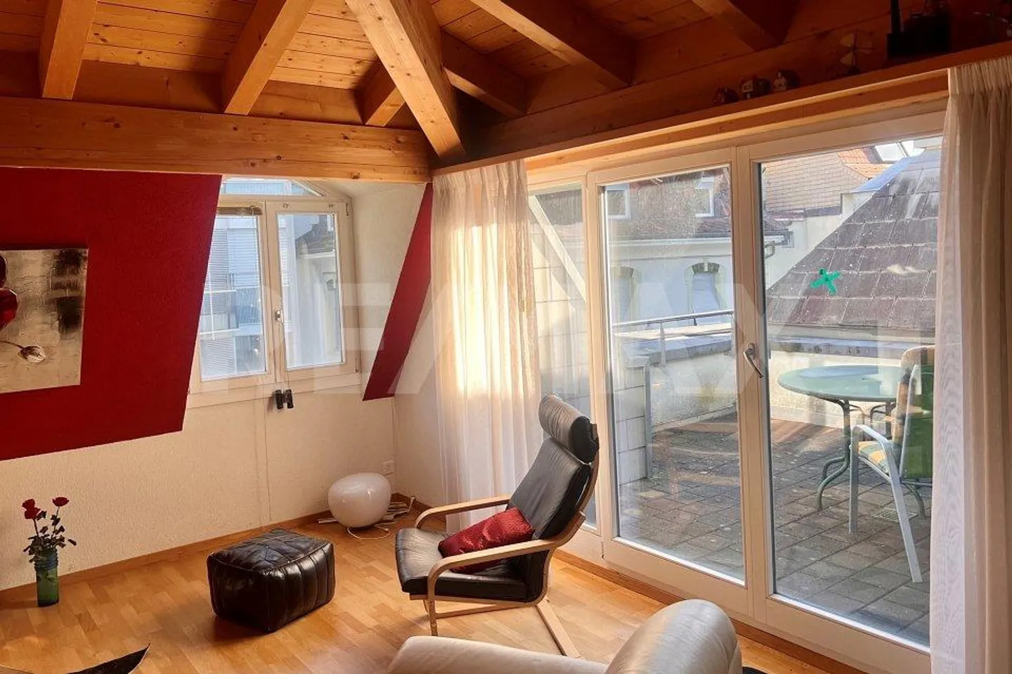 Spacious and Charming - City Apartment with Privacy - Photo 6 of 13