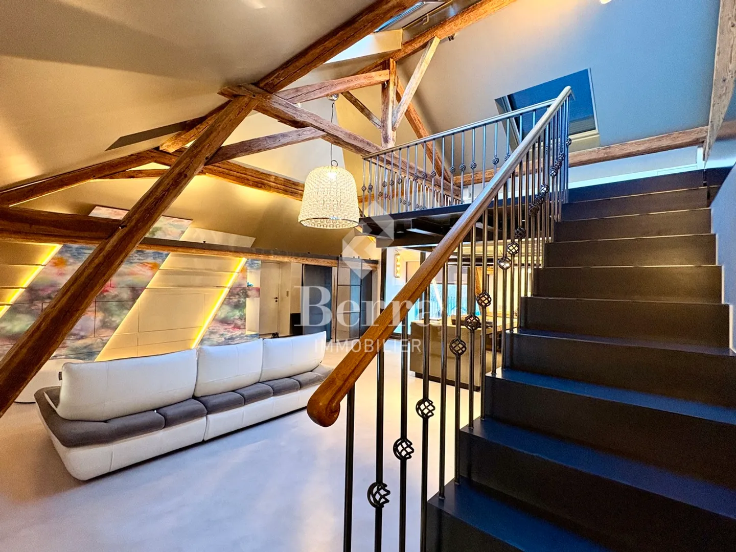 Appartamento duplex situato in mansarda in affitto! - Foto 1 di 21